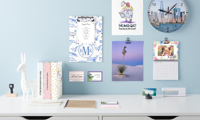 Compra y personaliza miles de diseños o crea tus productos de oficina en Zazzle. ¡Tarjetas de visita, cuadernos, menús y más!