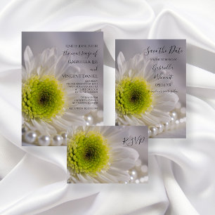 Tarjeta de respuesta RSVP de White Daisy y Pearls 