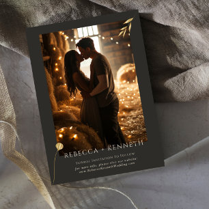 Invitación Lujoso Boda de Monograma Minimalista floral dorado