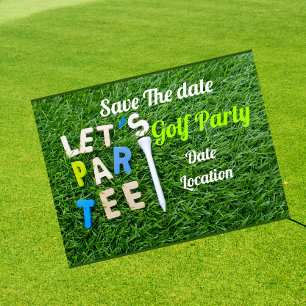 Baloncesto de golf con tarjeta de golf y tee on gr