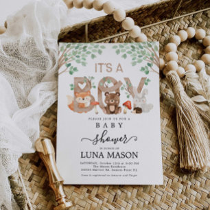 Es una invitación a Baby Shower de Boy Woodland