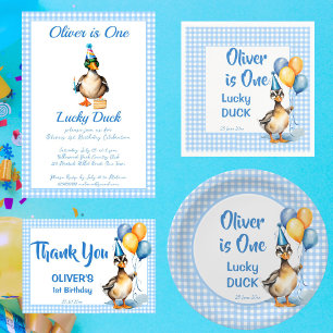 Una plantilla de cumpleaños de gingham azul de pat