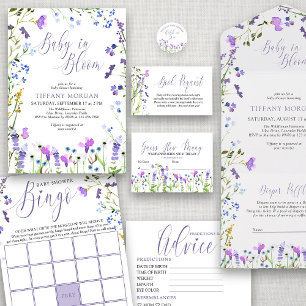 Invitación Bebé en el Baby Shower de flores violetas púrpuras