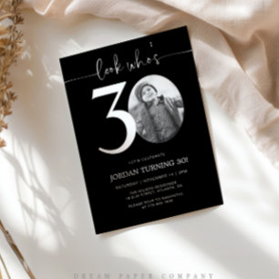 Mira quién tiene 30   Invitación de cumpleaños núm