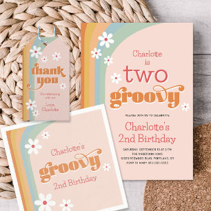 Invitación Dos Chicas Groovy Retro Daisies segundo cumpleaños