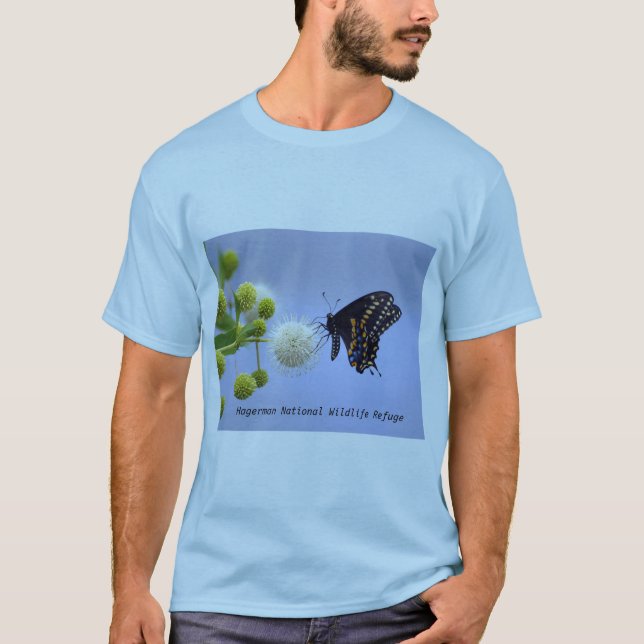 Swallowtail negro en Buttonbush - camiseta de HNWR (Anverso)