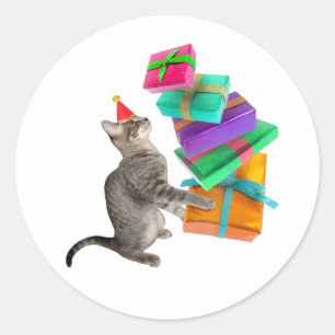 Tabby Cat Birthday Present Pile Round Pegatina