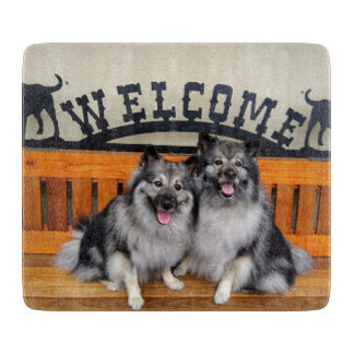 Tabla de cortar agradable del Keeshond
