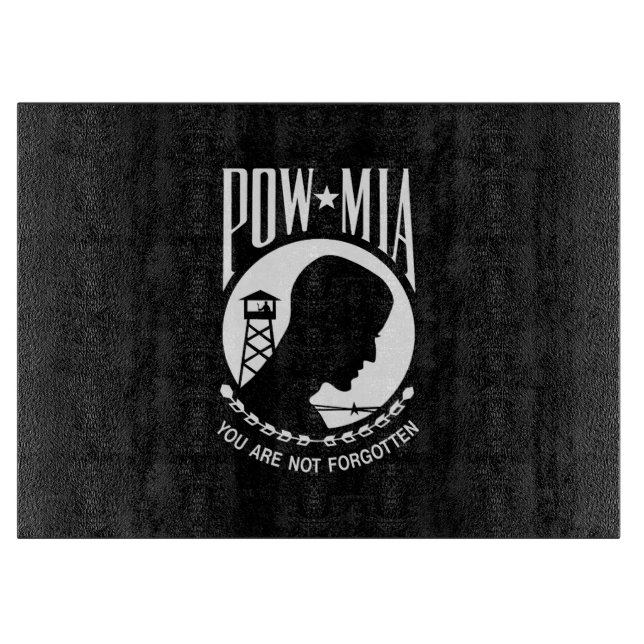 Tabla De Cortar Bandera POW MIA: Soldados desaparecidos de la Guer (Anverso)