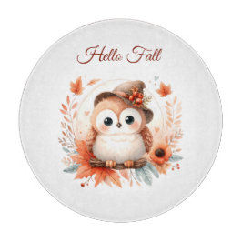 Tabla De Cortar Bechuza de otoño sentada en una rama