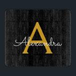 Tabla De Cortar Black Gold Modern Script Girly Monograma Nombre<br><div class="desc">Tablero de corte de nombres de monograma de escritura simple negro y dorado. Esto hace que la graduación perfecta, el cumpleaños, el boda, la ducha de novia, el aniversario, la ducha de bebé o la fiesta de soltera sea un regalo para alguien que ama el lujo glam y los estilos...</div>