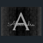 Tabla De Cortar Black Silver Modern Script Girly Monograma Nombre<br><div class="desc">Placa de corte de nombres de monograma de escritura simple en negro y plateado. Esto hace que la graduación perfecta, el cumpleaños, el boda, la ducha de novia, el aniversario, la ducha de bebé o la fiesta de soltera sea un regalo para alguien que ama el lujo glam y los...</div>