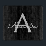 Tabla De Cortar Black Silver Modern Script Girly Monograma Nombre<br><div class="desc">Placa de corte de nombres de monograma de escritura simple en negro y plateado. Esto hace que la graduación perfecta, el cumpleaños, el boda, la ducha de novia, el aniversario, la ducha de bebé o la fiesta de soltera sea un regalo para alguien que ama el lujo glam y los...</div>