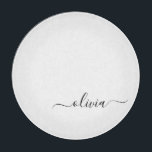 Tabla De Cortar Black White Modern Script Girly Monograma Nombre<br><div class="desc">Placa de corte de nombres de monograma de escritura simple en blanco y negro. Esto hace que la graduación perfecta, el cumpleaños, el boda, la ducha de novia, el aniversario, la ducha de bebé o la fiesta de soltera sea un regalo para alguien que ama el lujo glam y los...</div>