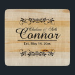 Tabla De Cortar Boda o aniversario de novia y de Groom | DIY Texto<br><div class="desc">⭐ ⭐ ⭐ ⭐ 5 Estrellas ⭐ ⭐ de 5 Estrellas de Extracción. Agregar estilo al hogar. Con un fondo de grano de madera con diseños ornamentales en cada lado, con un bloque de carnicero de imitación monograma. Esta tabla de corte puede ser personalizada con nombres y una inicial. Hace...</div>