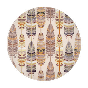 Tabla De Cortar Boho Feathers: Patrón tribal de Seamless
