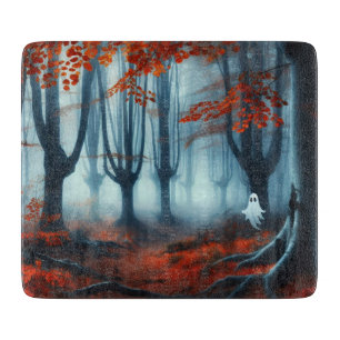 Tabla De Cortar Bosques de otoño espeluznantes con un fantasma