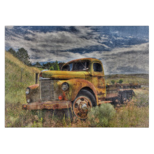 Tabla De Cortar Camión viejo abandonado en campo