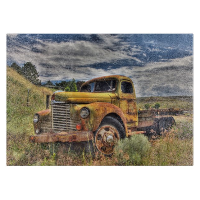 Tabla De Cortar Camión viejo abandonado en campo (Anverso)