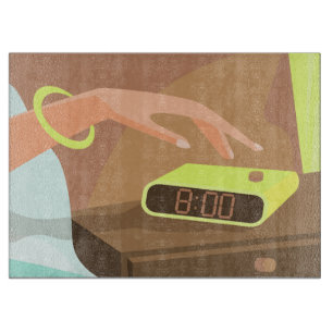 Tabla De Cortar Chicas presionando con la mano el botón de sondeo