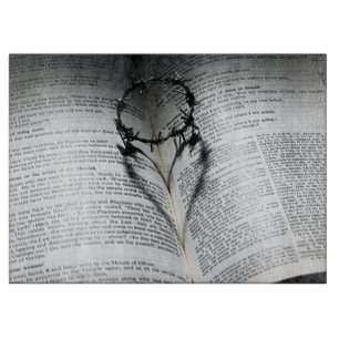 Tabla De Cortar Corona de Corazón y Biblia desgarradora