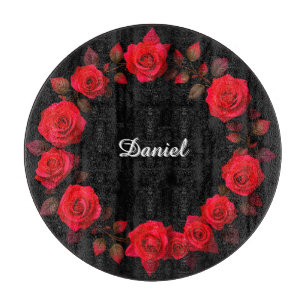Tabla De Cortar Corona floral de rosa roja sobre fondo negro