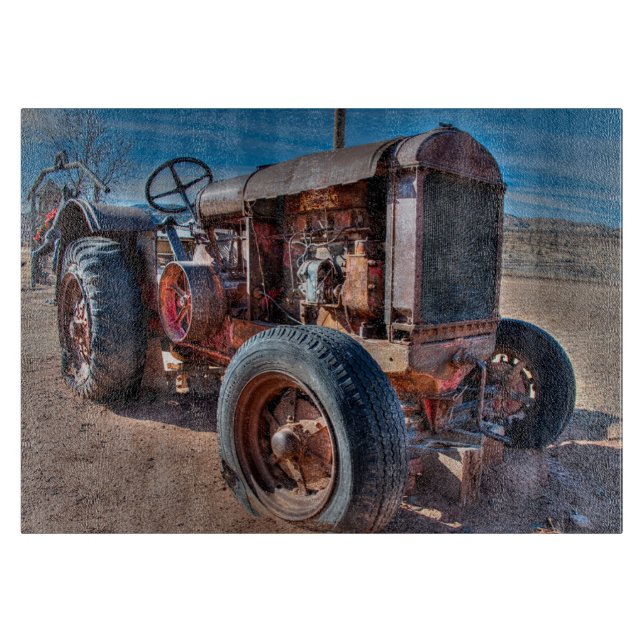 Tabla De Cortar Farms | Rusty Antique Tractor (Anverso)