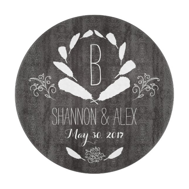 Tabla De Cortar Feather Chalkboard Monograma Fecha Boda (Anverso)