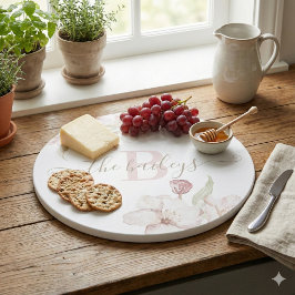 Tabla de cortar floral con monograma acuarela
