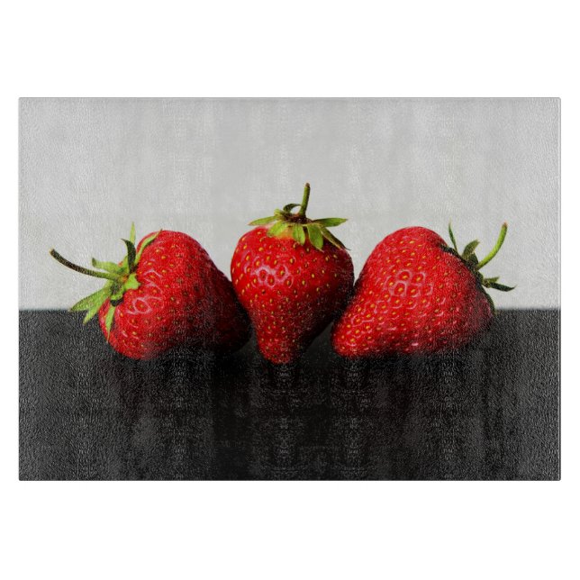 Tabla De Cortar Fresas En Blanco Sobre Cbcna Negra (Anverso)