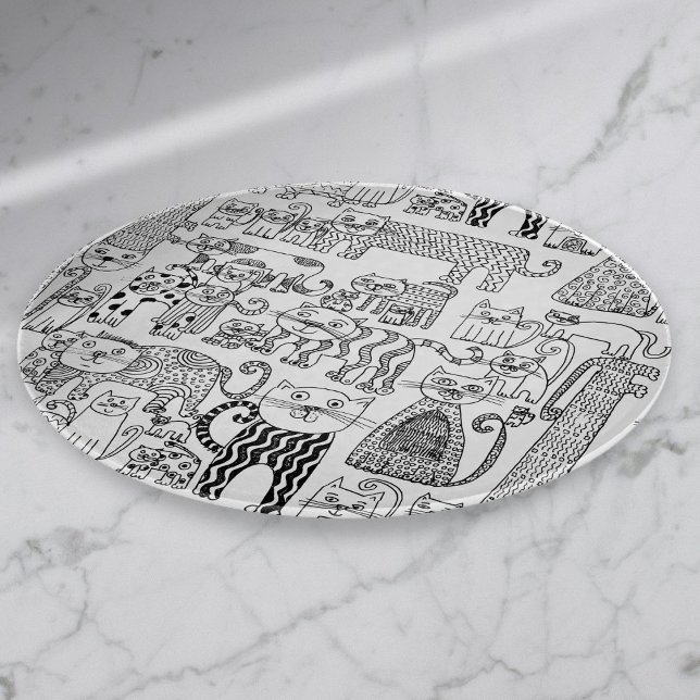 Tabla De Cortar Gatos y gatitos divertidos en blanco y negro (Fun Black and White Cats And Kittens Cutting Board)