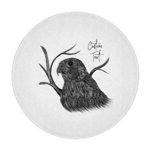 Tabla De Cortar Halcón peregrino en ramas de árbol con escritura a