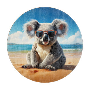 Tabla De Cortar Koala en una playa de arena