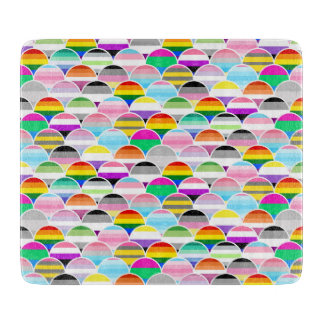 Tabla De Cortar LGBTQIA+ Queer Scalloped Pride Flag Fans