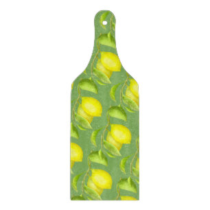 Tabla De Cortar Limones en una rama