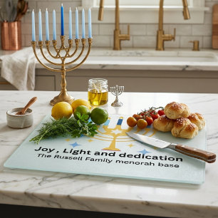 Tabla De Cortar Menorá personalizada de Hanukkah con apellido de f