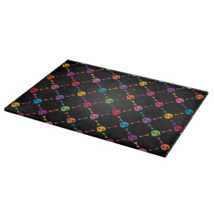 Tabla De Cortar Modelo multicolor con los cráneos