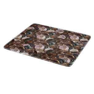 Tabla De Cortar Monedas Esparcidas de Fondo