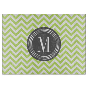 Tabla De Cortar Monograma personalizado zigzag verde de Chevron