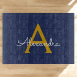 Tabla De Cortar Navy Blue Gold Modern Script Girly Monograma Nombr<br><div class="desc">Placa de corte de nombres de monograma de escritura simple azul marino y oro. Esto hace que la graduación perfecta, el cumpleaños, el boda, la ducha de novia, el aniversario, la ducha de bebé o la fiesta de soltera sea un regalo para alguien que ama el lujo glam y los...</div>
