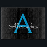 Tabla De Cortar Nombra de monograma de guión azul negro<br><div class="desc">Placa de corte de nombres de monograma de escritura simple negro y azul. Esto hace que la graduación perfecta, el cumpleaños, el boda, la ducha de novia, el aniversario, la ducha de bebé o la fiesta de soltera sea un regalo para alguien que ama el lujo glam y los estilos...</div>