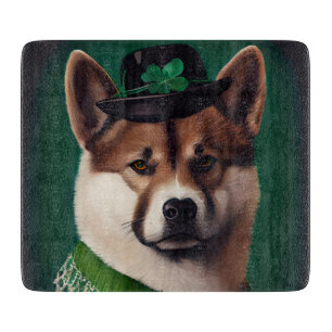 Tabla De Cortar Perro akita en el vestido del Día de San Patricio