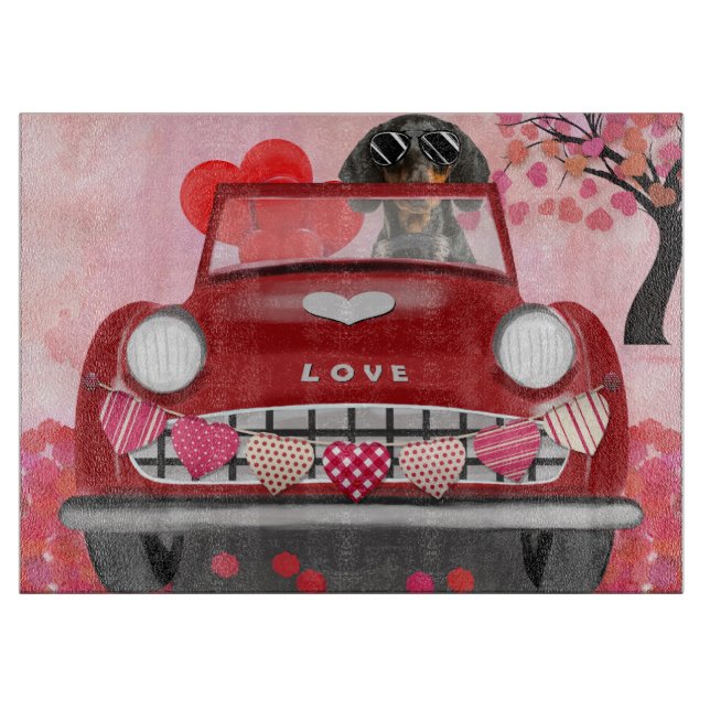 Tabla De Cortar Perro Dachshund conduciendo coche con corazones de (Anverso)