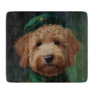 Tabla De Cortar Perro Goldendoodle con vestido del Día de San Patr