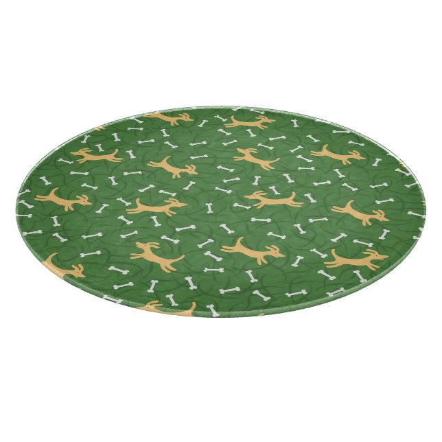 Tabla De Cortar perros afortunados con el fondo de los huesos (Borde)