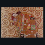 Tabla De Cortar Realización por Gustav Klimt, Art Nouveau vintage<br><div class="desc">Fulfillment, The Embrace (1909) de Gustav Klimt es un simbolismo de la época victoriana vintage del amor al arte y el retrato romántico que presenta a una joven pareja abrazándose a besarse. Sobre el artista: Gustav Klimt (1862-1918) era un pintor sinfónico austriaco y uno de los miembros más destacados del...</div>