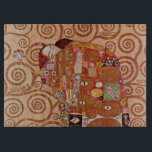 Tabla De Cortar Realización por Gustav Klimt, Art Nouveau vintage<br><div class="desc">Fulfillment, The Embrace (1909) de Gustav Klimt es un simbolismo de la época victoriana vintage del amor al arte y el retrato romántico que presenta a una joven pareja abrazándose a besarse. Sobre el artista: Gustav Klimt (1862-1918) era un pintor sinfónico austriaco y uno de los miembros más destacados del...</div>