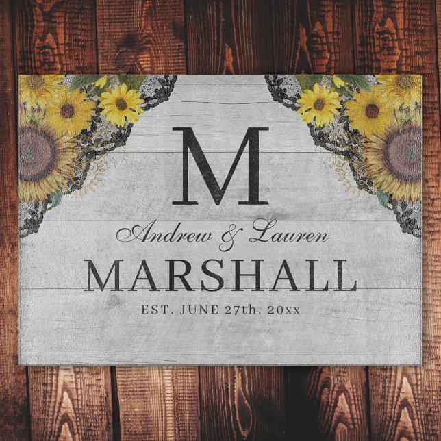 Tabla De Cortar Regalo de Boda Rustic Sunflower Lace Wood Names (Subido por el creador)