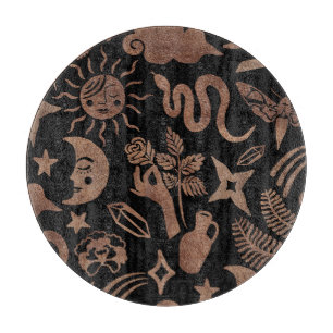 Tabla De Cortar Símbolos místicos: serpiente, sol, luna.