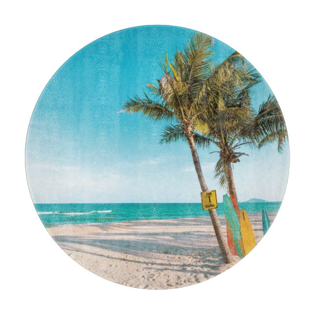 Tabla De Cortar Surf board en la playa tirando almohada (Anverso)